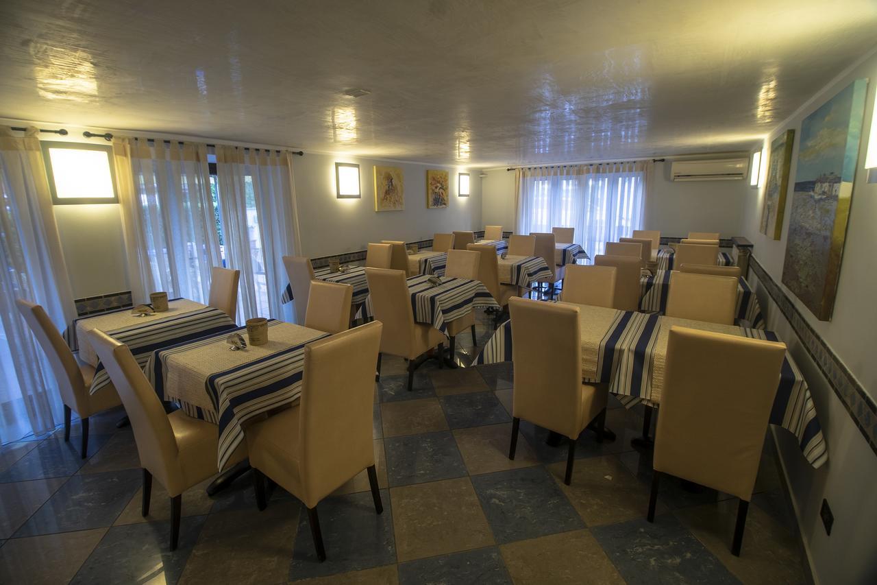 Hotel Herve Marina di Massa Eksteriør bilde